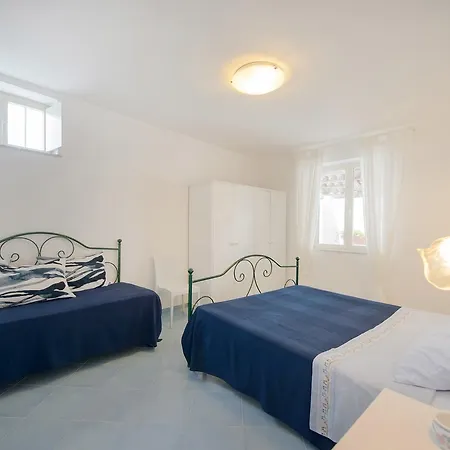 Le Querce بروسيدا