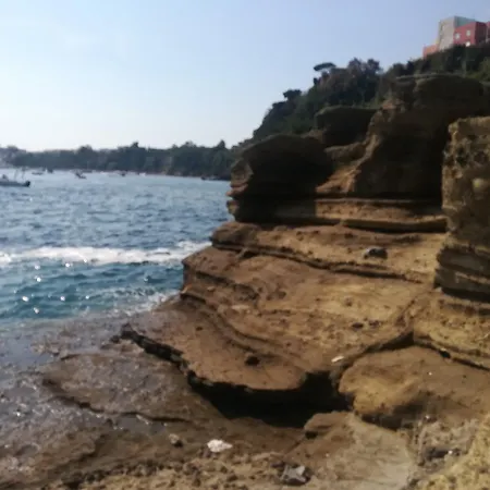 Le Querce بيت للعطل *