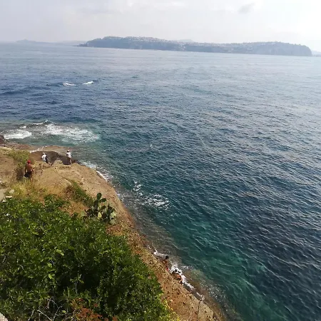 Le Querce بيت للعطل